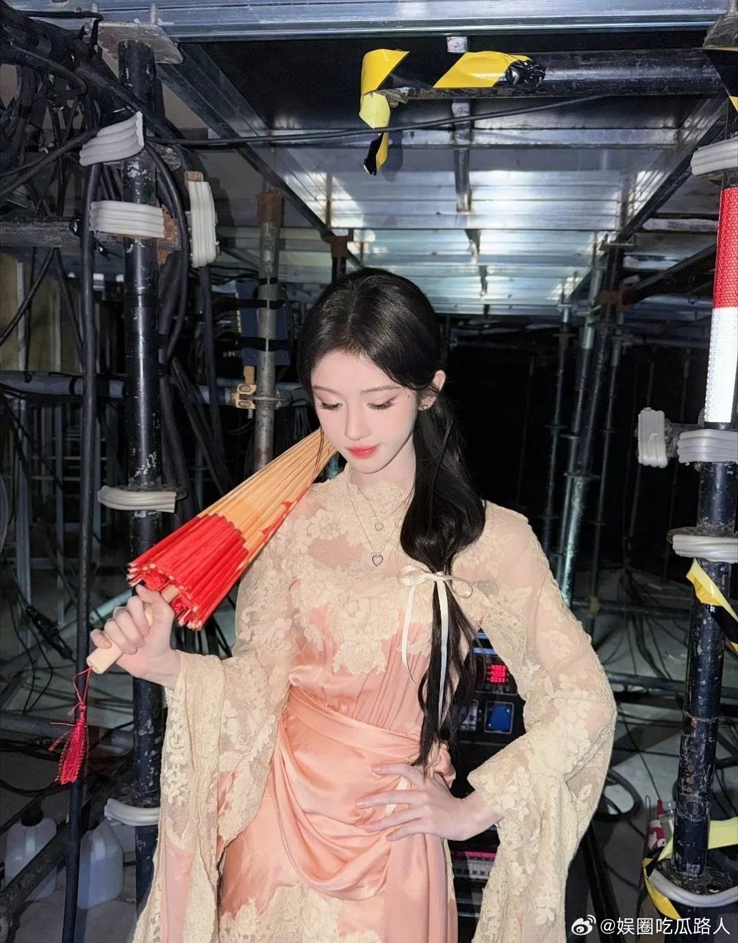哇塞 田曦薇和鞠婧祎穿同款了耶～ 