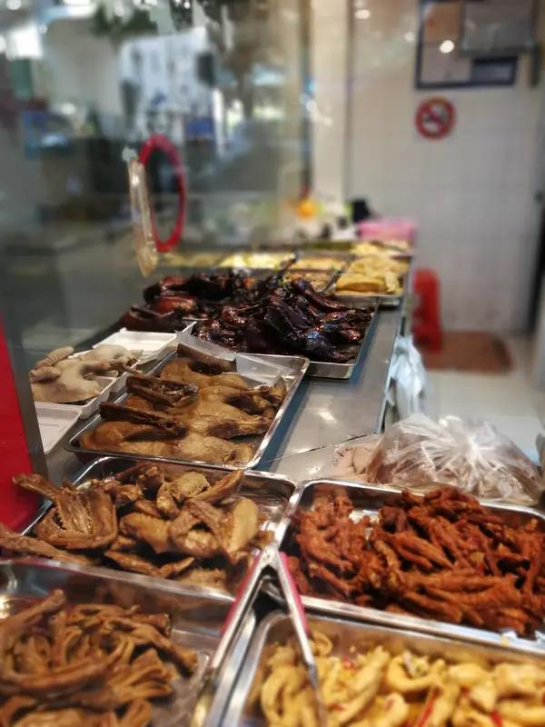 某地一鸭货店老板和城管发生争论后因脑出血死亡，当地成立专班处理
2025年12月