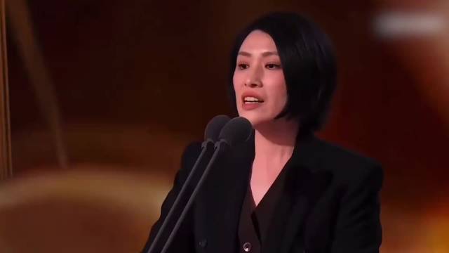 听歌是歌词重要还是曲重要？唐恬的词，钱雷的曲加上一副会表达的好嗓子，简直仙品！
#一分钟精选视频扶持