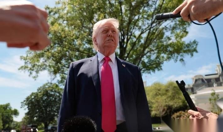 很明显，如果美国想和伊朗达成一项持久的和平协议，特朗普首先要管住他那张嘴。
18