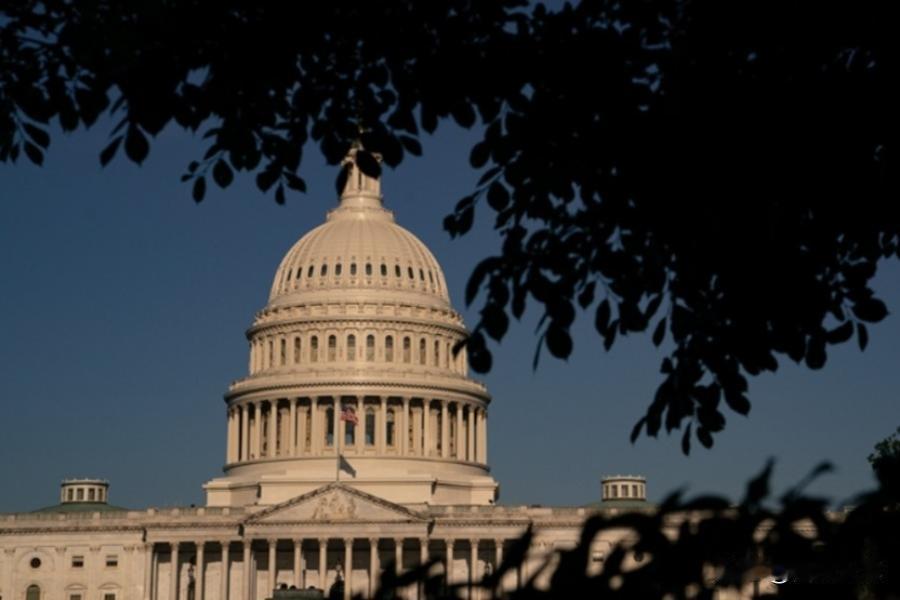 特朗普：未完全排除外交解决伊朗问题的可能性，认为伊朗方面“确实希望与美国达成协议