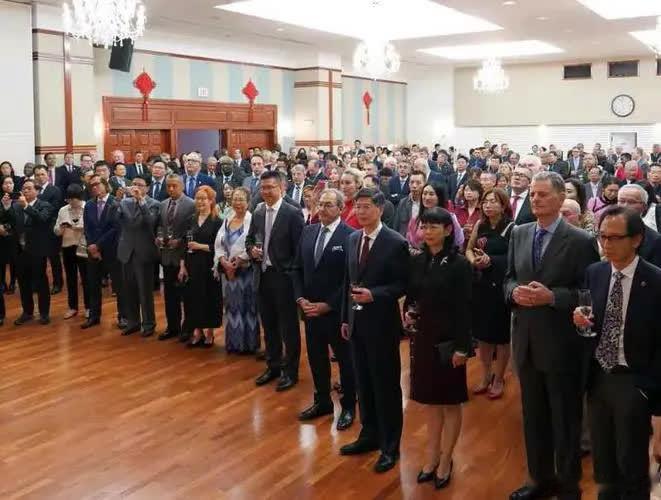 一位美企CEO，对着台下所有人，撂下一句狠话：“如果东方大国突破了先进光刻机，对