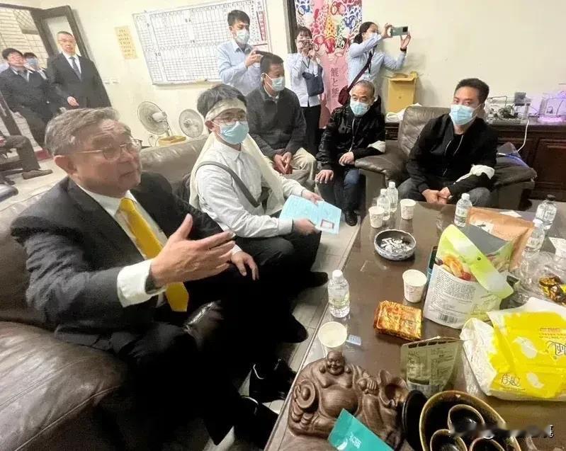 我大陆渔民在金门海域的遇难有蹊跷！
   据台湾“中时新闻网”报道，事发时，双方