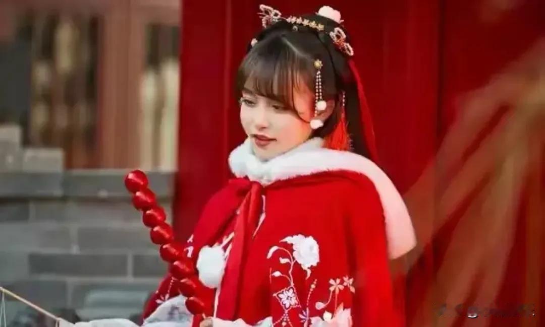 过年前，冯骥才和李子柒打了一通电话

快过年了，有些通话比拜年更动人。

前几天