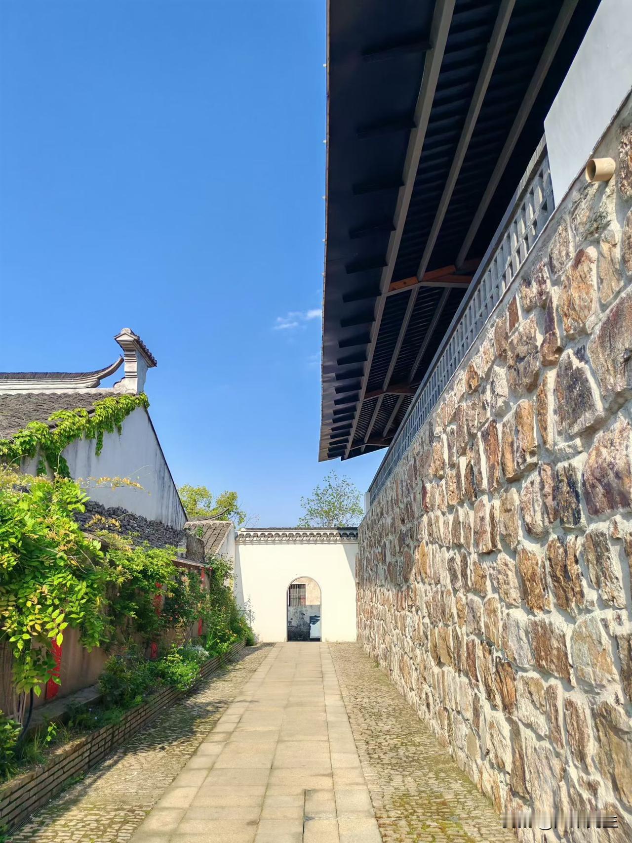 平凡的日子里，元气从来都藏在细碎的美好里。心怀热爱，向阳而行，认真过好当下的每一