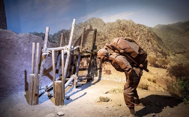 在南美洲西海岸，有一片被安第斯山脉贯穿、太平洋滋养的土地秘鲁。当1849年英国货