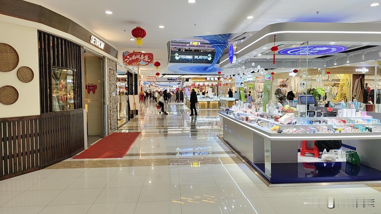 晒图笔记大赛初三晚上的万达广场。