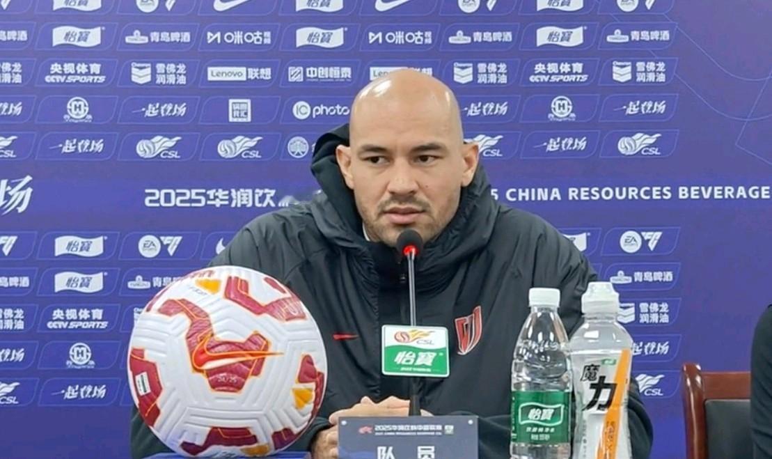 足球报：成都大概率与徐正源续两年，韦世豪续约，买提江续约，周定洋还在考虑中，严鼎