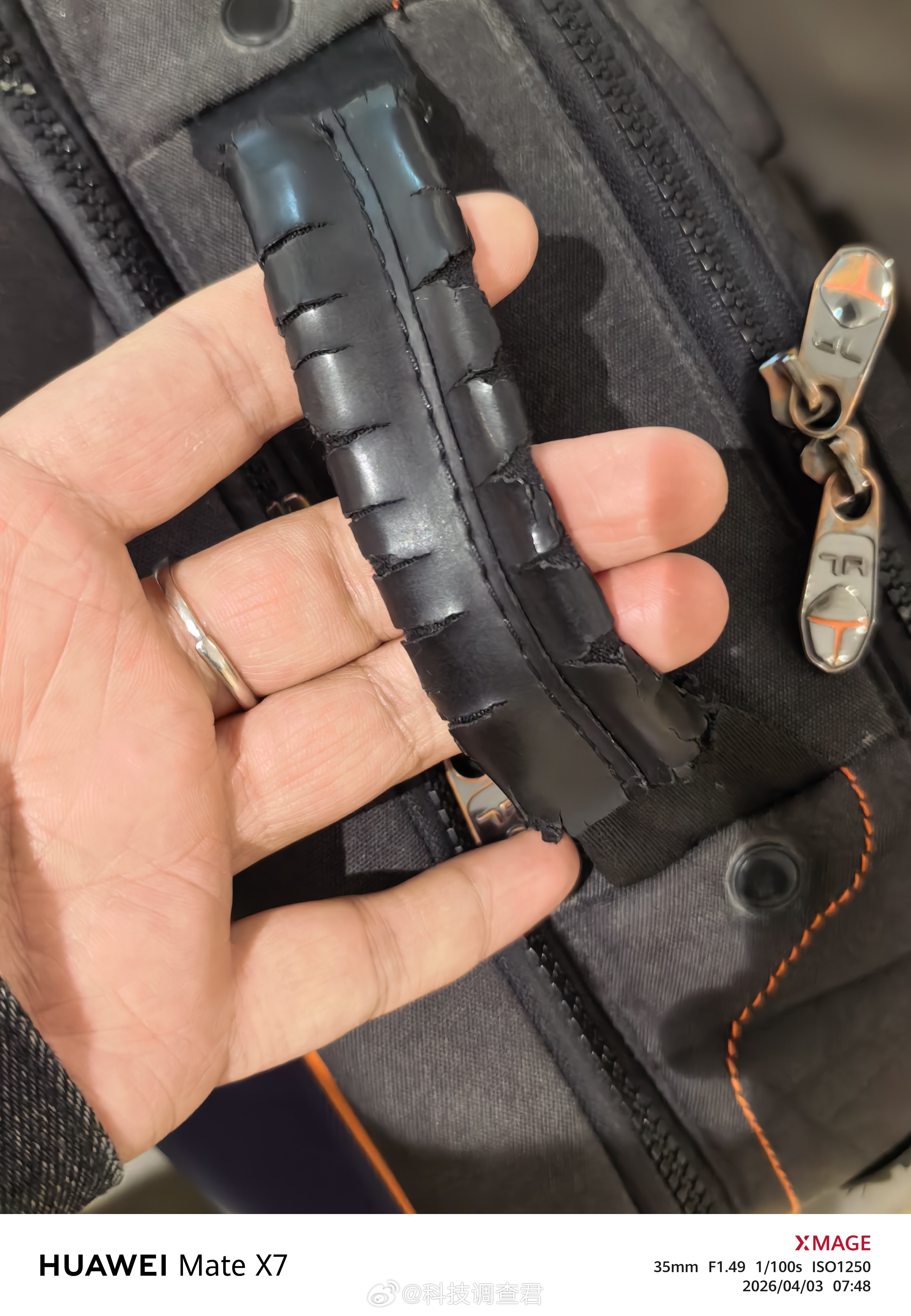 卧槽，我的背包这样了是不是该换LV了？ 