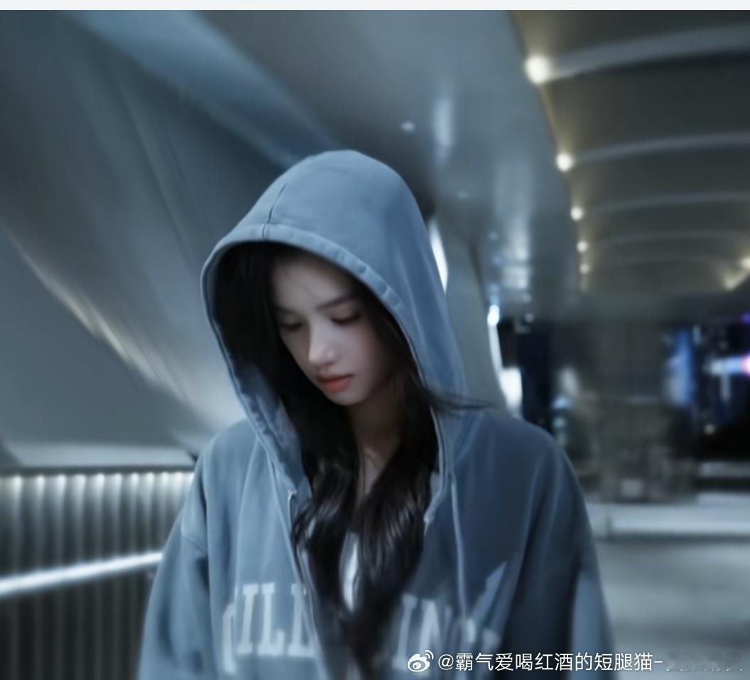 张婧仪男友风张婧仪 完美男友[舔屏][舔屏][舔屏][舔屏]今天帅的我眼泪从嘴巴