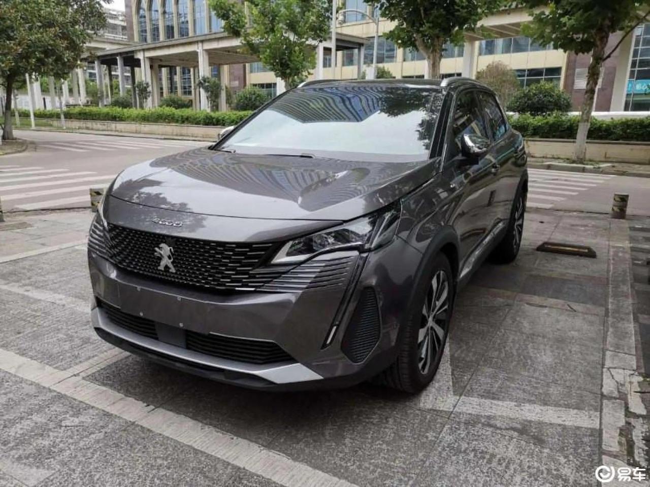 【车主：整车的动力是非常强劲的，而且还有几种模式的调节】
标致4008 2021