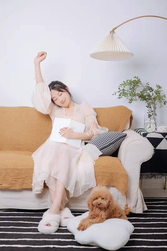 现在好多女性选择单身，原因确实多。以前婚姻是女性生存保障，可如今她们接受高等教育