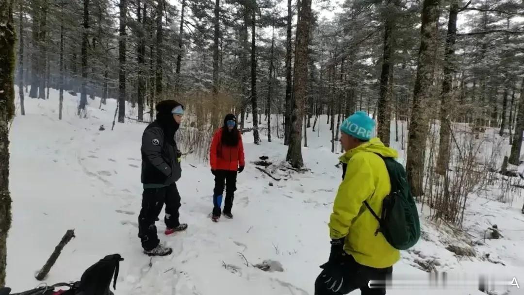 18岁少年孙亮今年2月靠吃牙膏苦撑四天等待救援，成为近年来首名穿越鳌太线被找到的