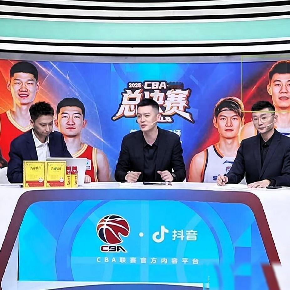 杨鸣有感而发：上海队阵容太恐怖，未来五年，一个新时代要来临，这话听着有点狠，但上