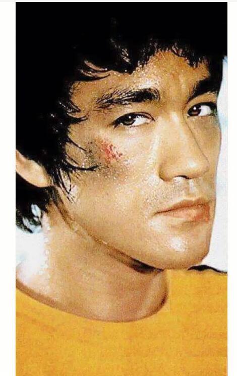 李小龙逝世50周年，你们还記得吗？今天是功夫巨星李小龙逝世50周年，我写的李小龙