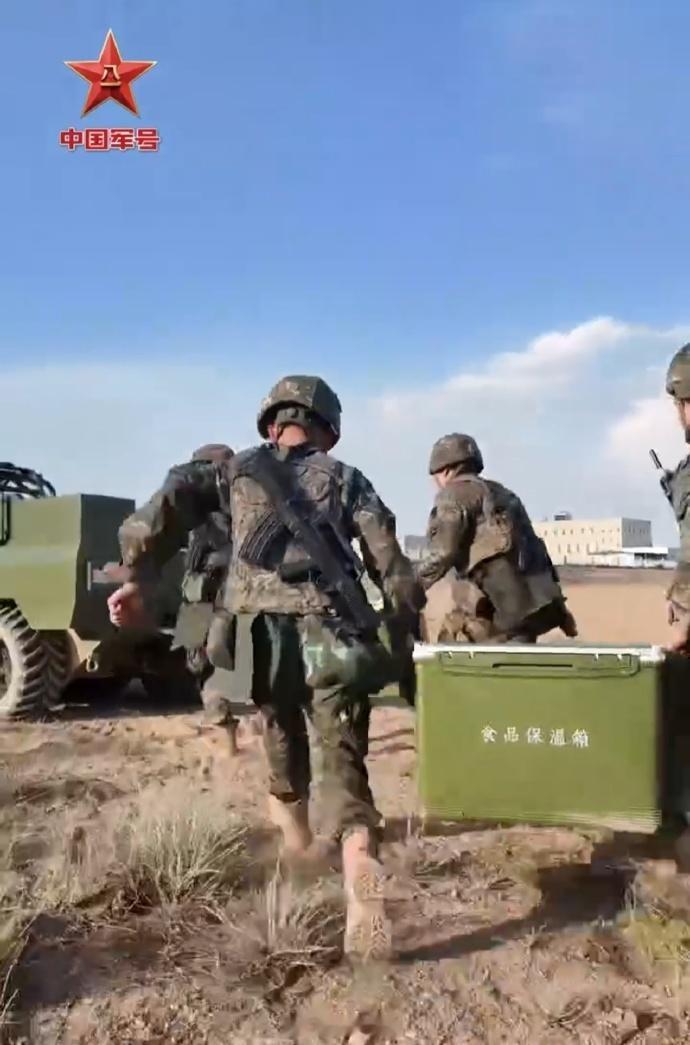 战场最后一里路摩托化送餐有保障东风快递使命必达