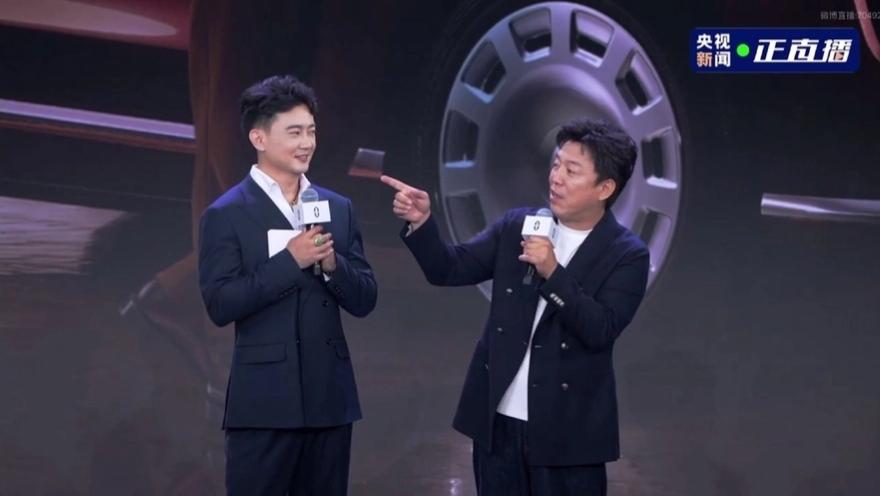 为什么还有人愿意再买一台问界M9？交付现场有答案
全新一代问界M9首周大定3.5