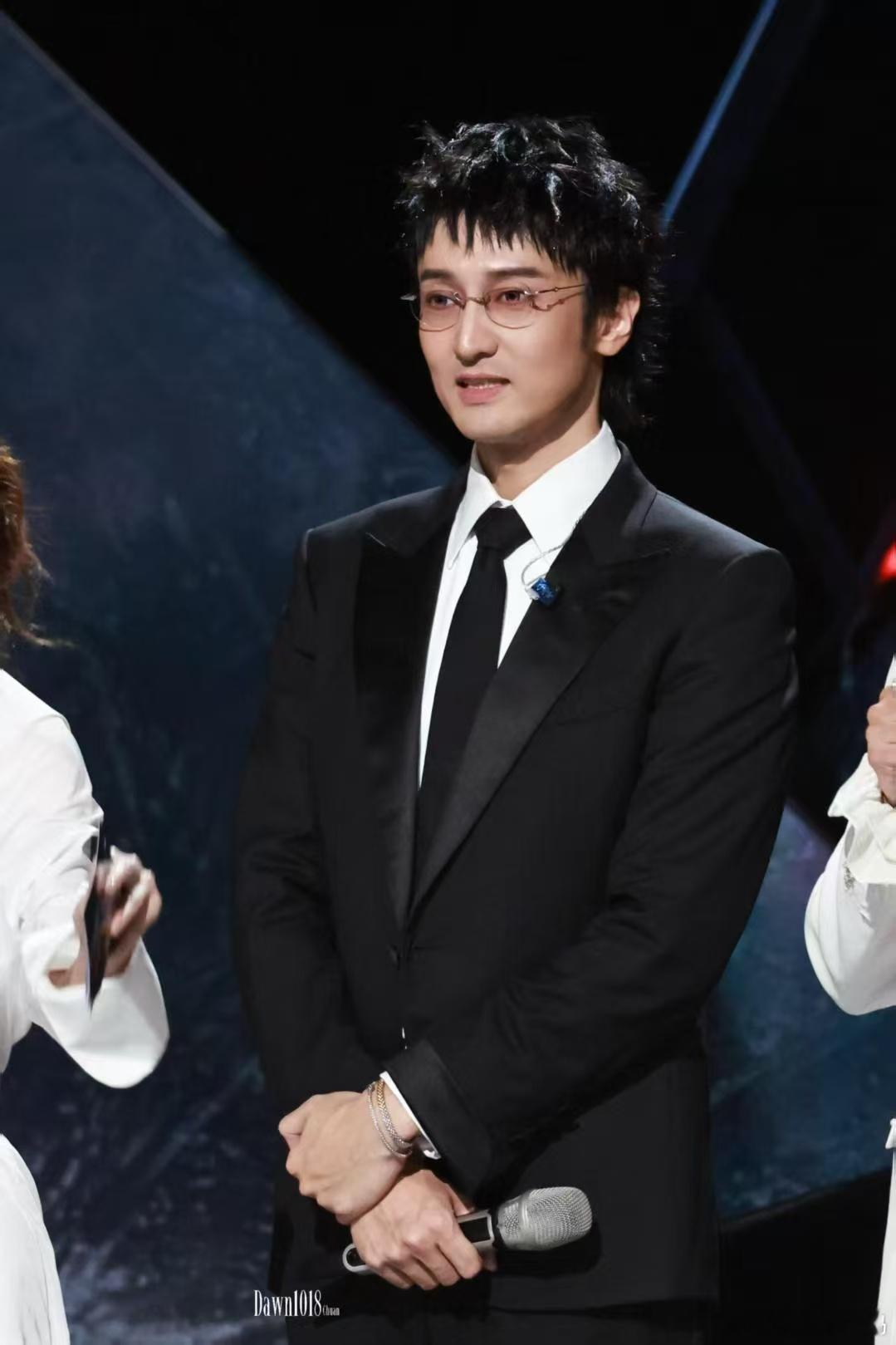 王传君小考披荆斩棘二公小考 看直播小考看出来王传君部落压力挺大，放弃心心念念的唱