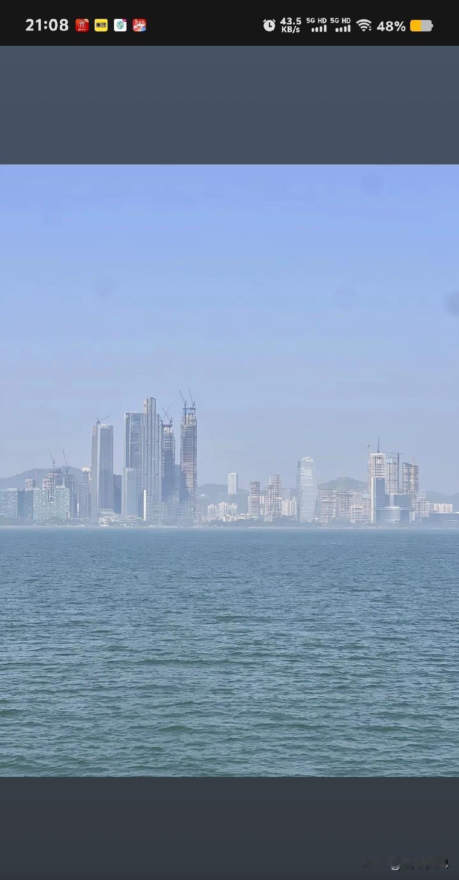 说真的，深圳以前说超上海我是不信的，但是看看现在，深圳发展太强劲了，赶超也不无可