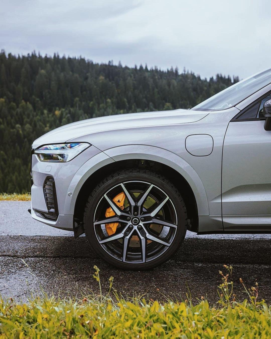 你觉得沃尔沃怎么样,喜欢吗?沃尔沃必须可以啊，安全系数最高的汽车之一，属于是很多