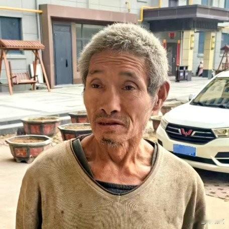 寻妻女被拐打工11年零工资，老板善举说辞太离谱
 
四川通江出了桩憋屈事，金福春