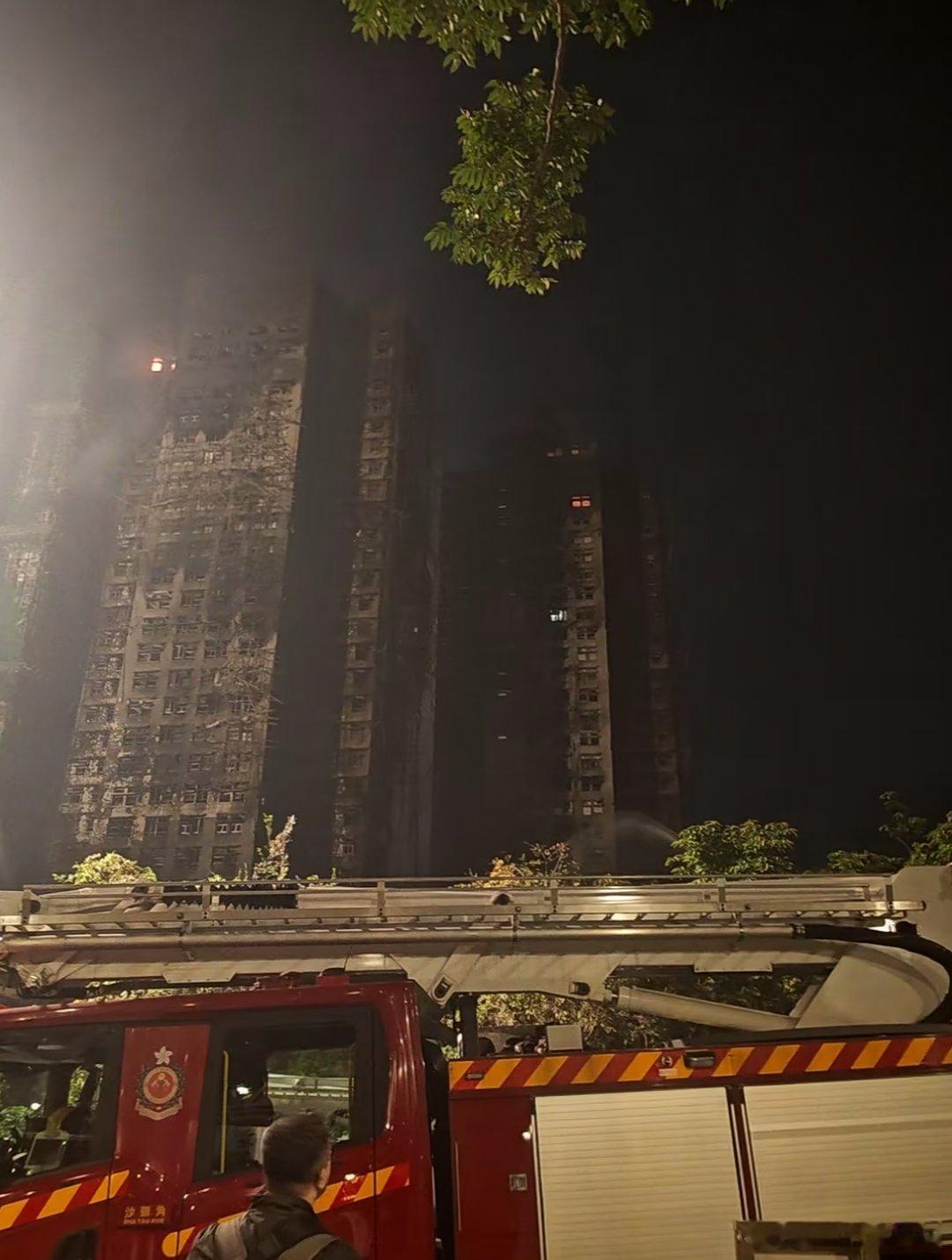 大火过后的宏福苑 