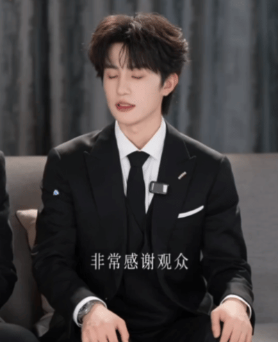 水均益专访陈添祥张翅百花奖的舞台赋予短剧行业更高的认可度，而这场专访，便是一次行