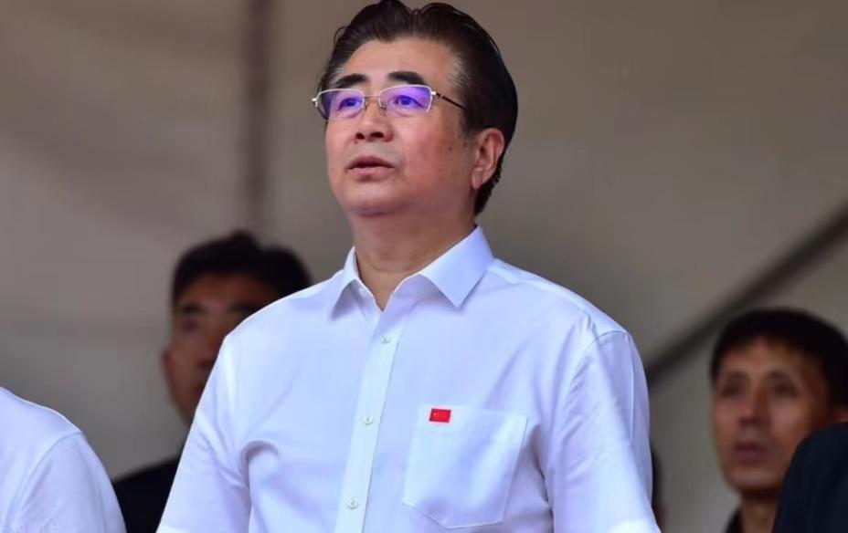 足协主席宋凯坐不住了！不仅是因为禁足名单的公布，还因为：
 
1、中国足球从联赛