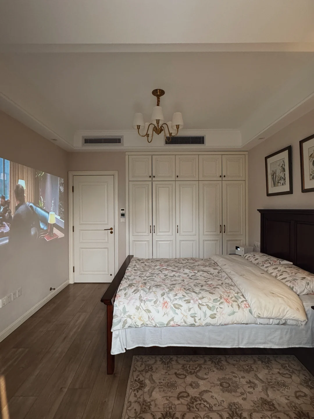 等待假期来临的房间