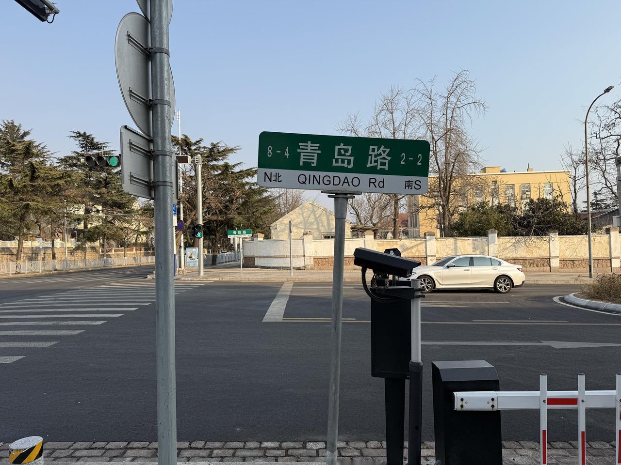 于海青：为何说在青岛有一条路格外低调？青岛的路很有意思，因为很多路都是地名，但是