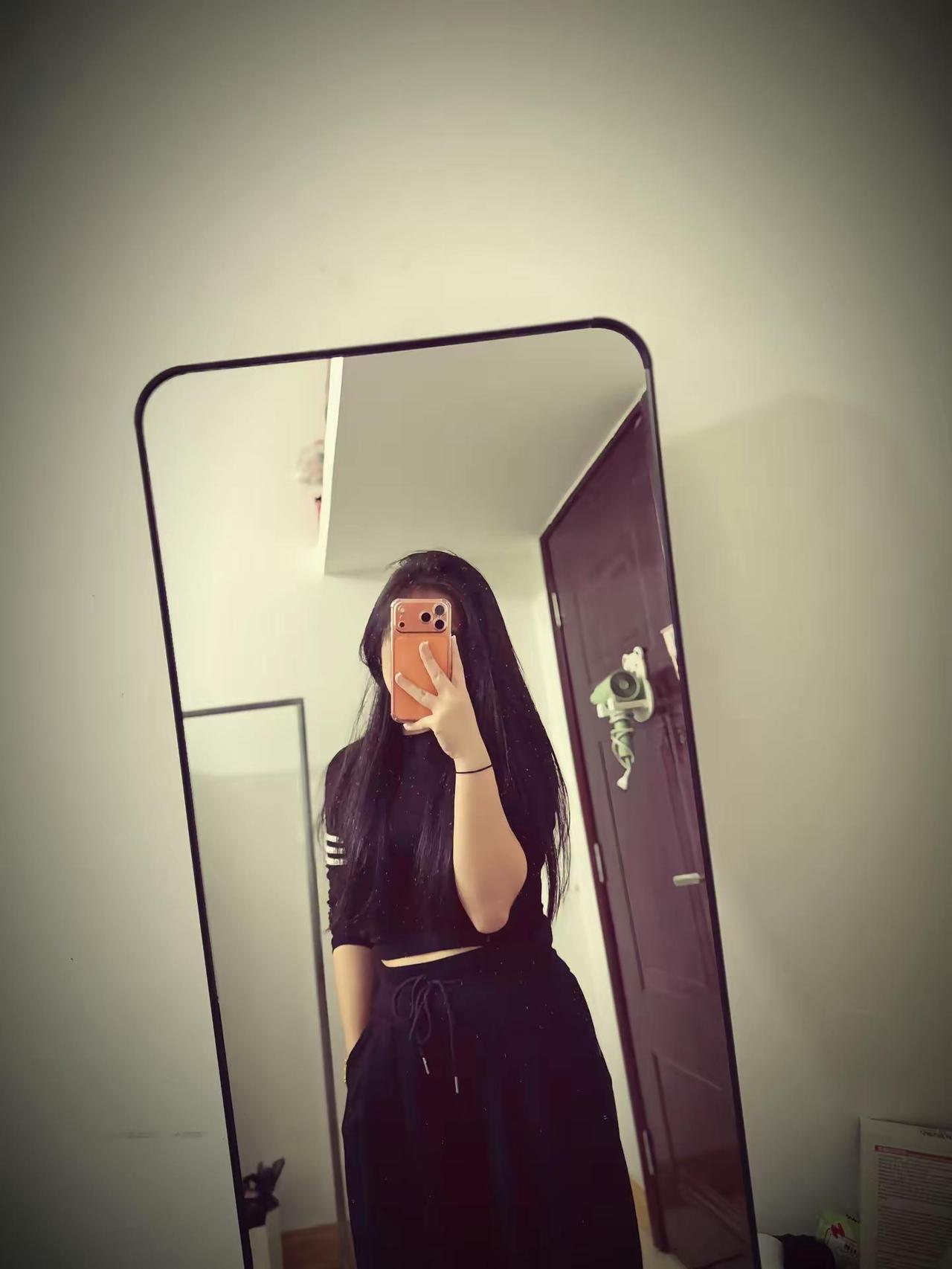 我就是想要离个婚 又不是犯了不可饶恕的罪 要离婚又不是我一个人的错 生过孩子也不