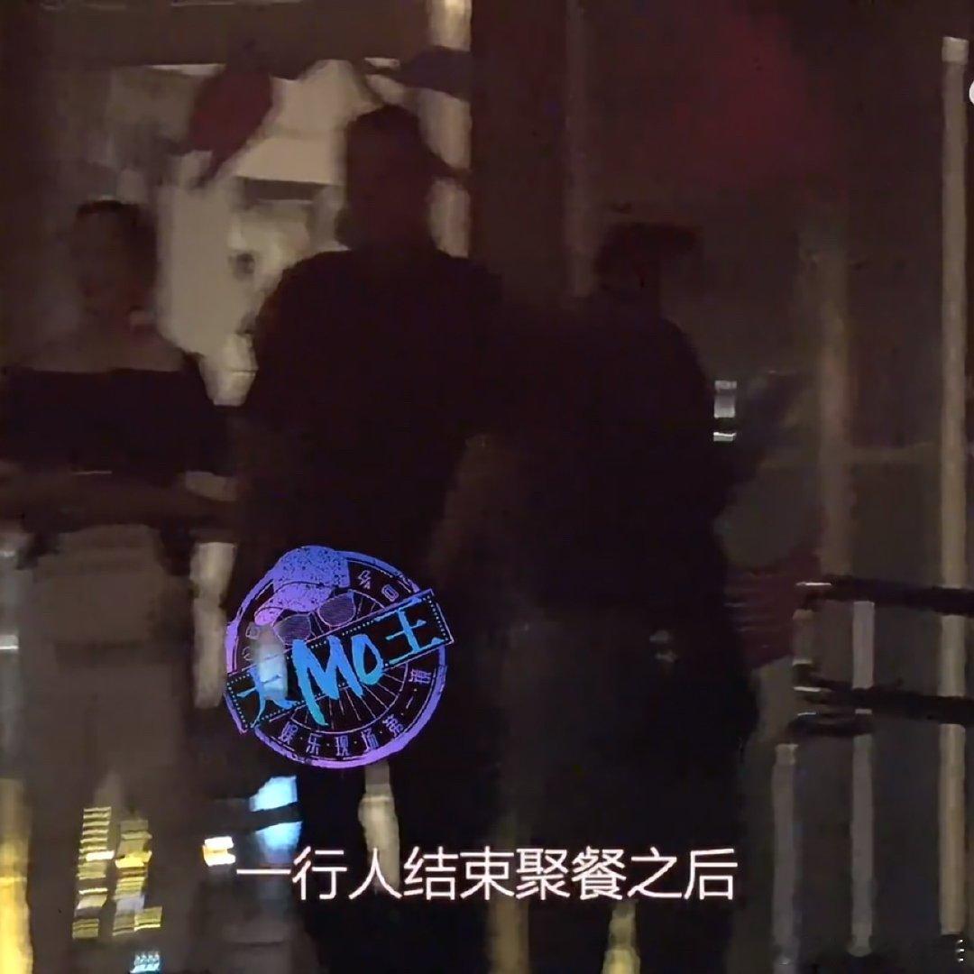 陈凯歌陈红夫妇与姚晨曹郁聚餐陈凯歌夫妇与姚晨曹郁聚餐 陈凯歌夫妇与姚晨曹郁聚餐，