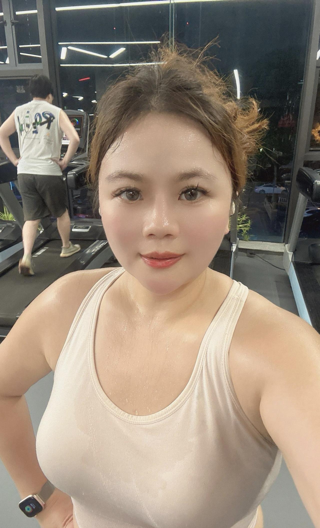 打卡健身房，活力满满的一天！💪🏋️‍♀️