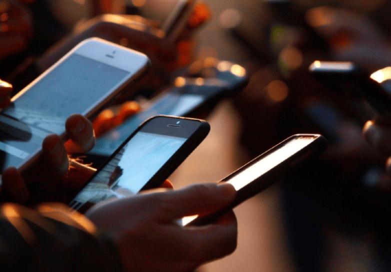 这段时间，一个让所有消费者揪心的社会热点火了：下个月起，手机价格会迎来从来没有过