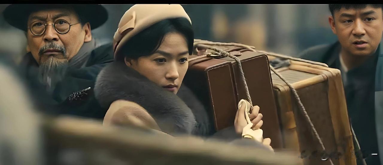 孟万福梦到张云魁娶了韩小月，

原本这段儿还觉得拍的挺无厘头的，

可想起丁玉娇