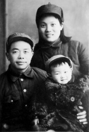 1940年，18岁的郭瑞兰救了八路军政委蔡永，43年后，已是将军的蔡永决定找她报