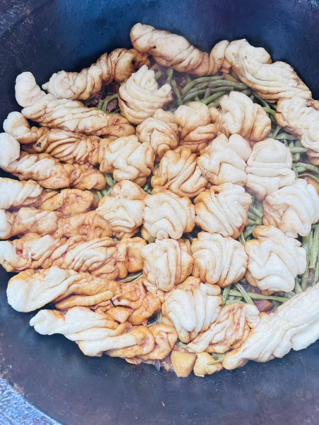 人和人真的是不一样的……性格不同，活法不同……我家的两个女工，其中一个人虽然大大