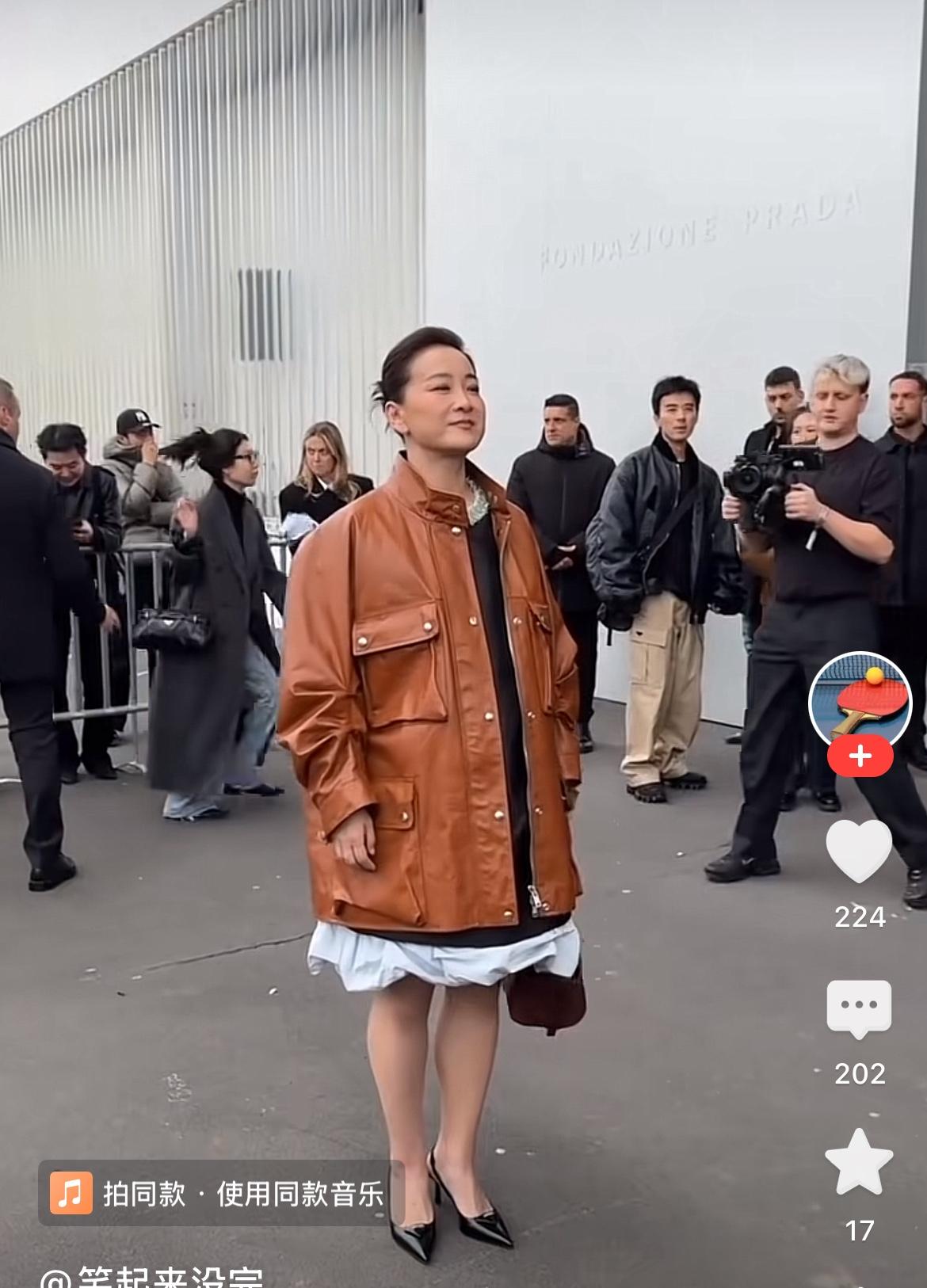 大家发现了吗，
贾玲自从瘦了以后，
不仅仅是面相变了，就连她的气场也变得超级强大