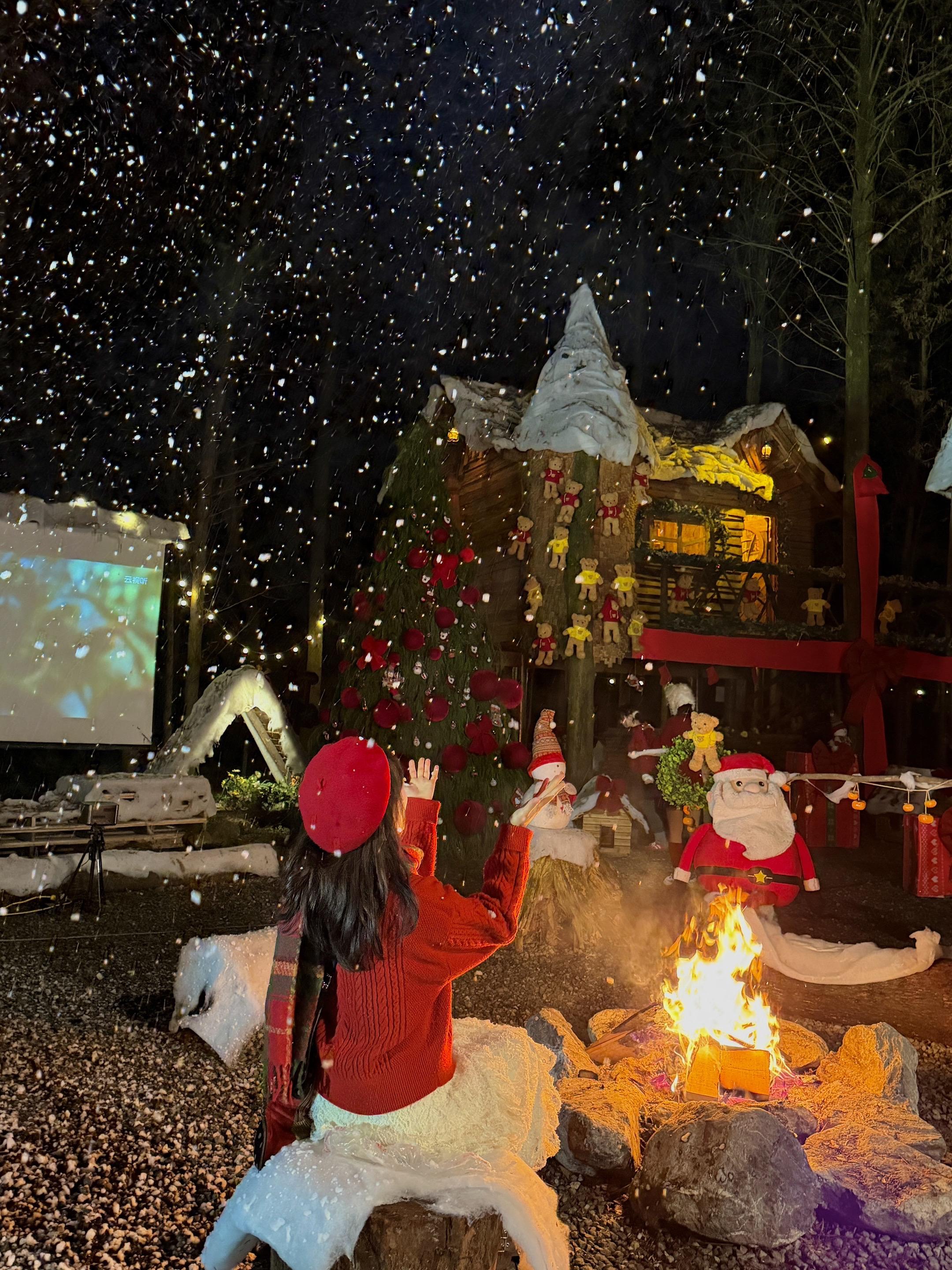 成都的圣诞节🎄❄️有种不在国内的美！！ 不在北欧在成都！！ 怎么有这...