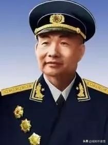 他是首任海军司令，6个儿子出了3个将军2个副主席，儿媳家喻户晓
 
1949年，