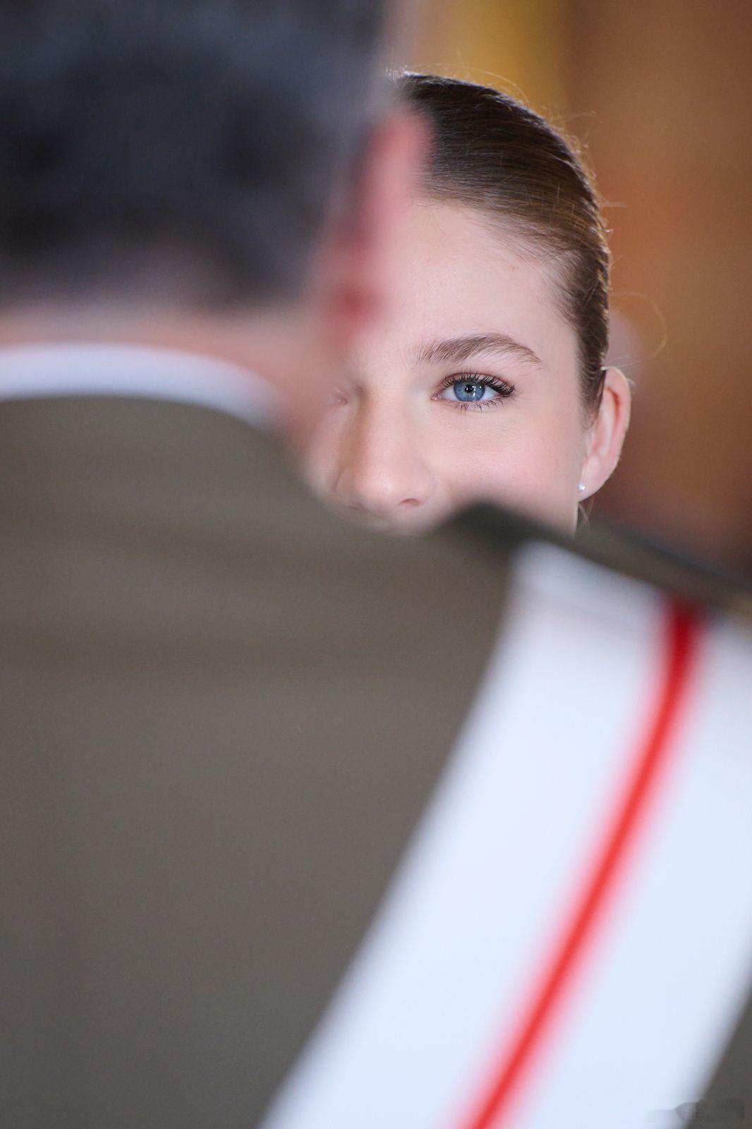 西班牙王室 🇪🇸这张阿斯图里亚斯公主诺拉拍的真好世界各国王室