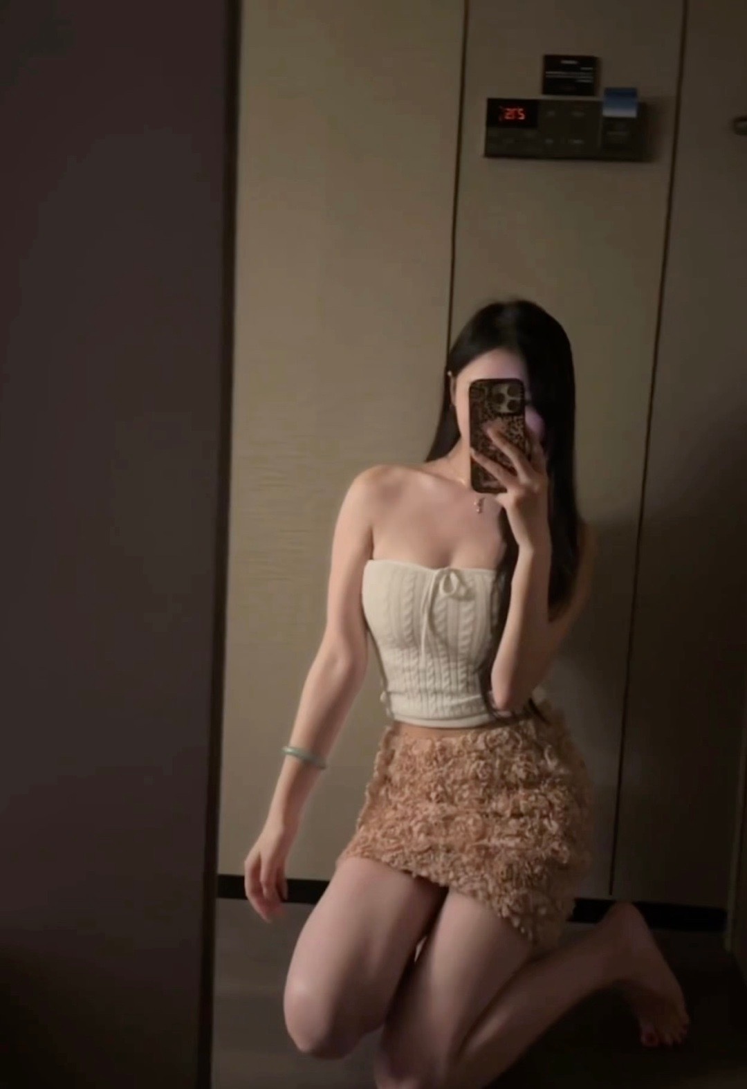 姐姐这身穿搭怎么杨？ 