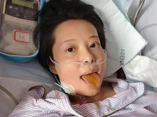 袁立手术成功只谢天父不提医护，网友吵翻：救命的到底是谁？

演员袁立做手术的事，