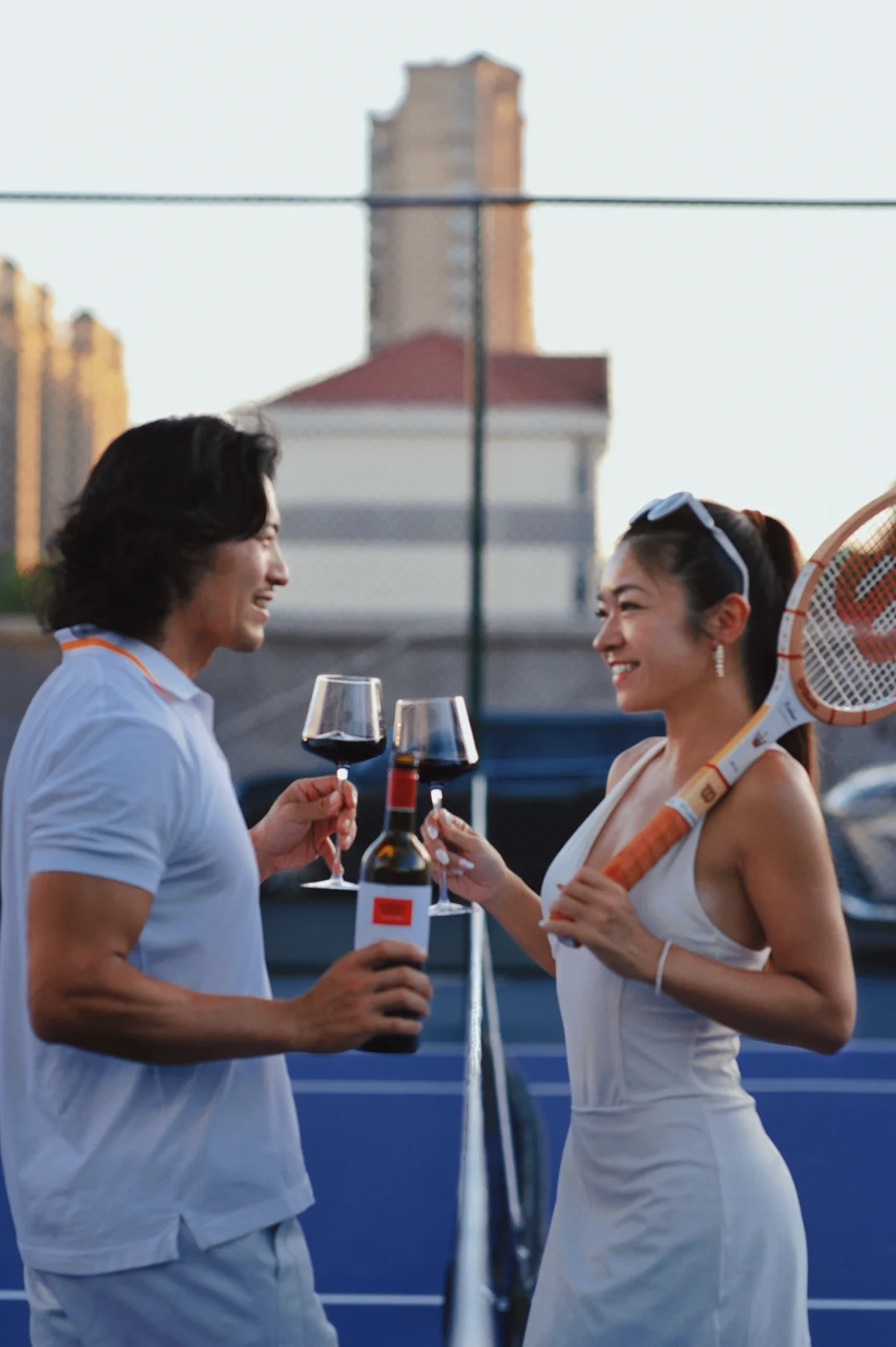 🍷当西拉单宁撞上网球线🎾绷紧了青春的骨架