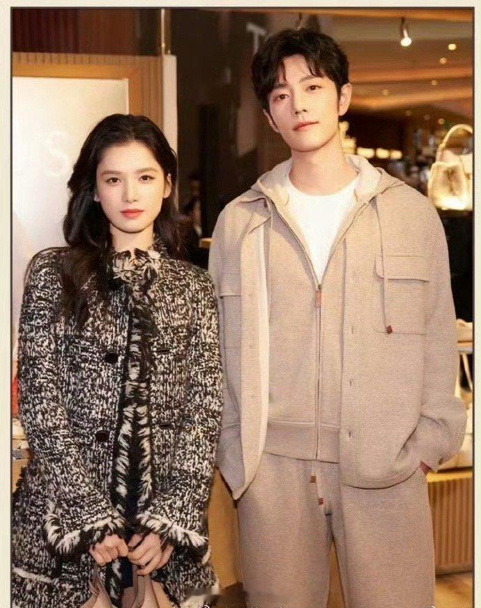 肖战张婧仪这张合影好好看，男帅女美的组合
