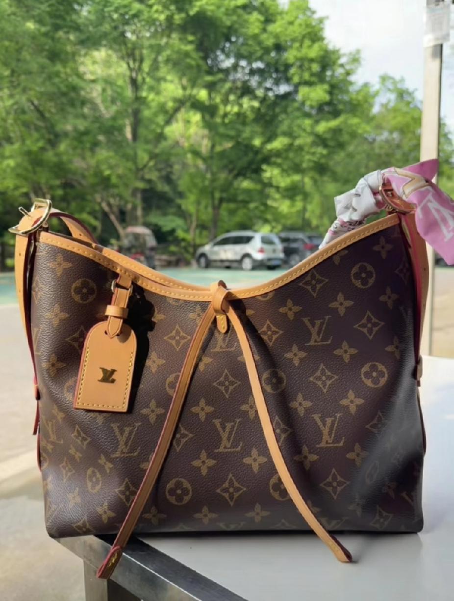 有人说：
男人拼命挣钱，是为了留住他心爱的女人
攒足底气，护她安稳，不让现实拆散