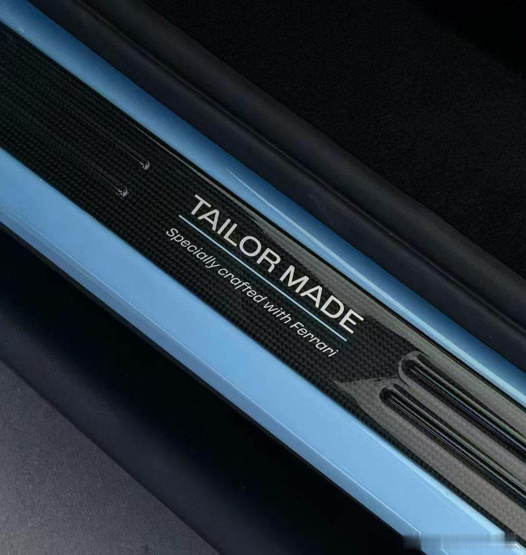 人生不是赶路，是选择与谁同行、以何种姿态奔赴山海。这台2024年法拉利296GT