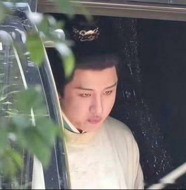 没修图加滤镜的路透呃呃，果果拿去不谢。 