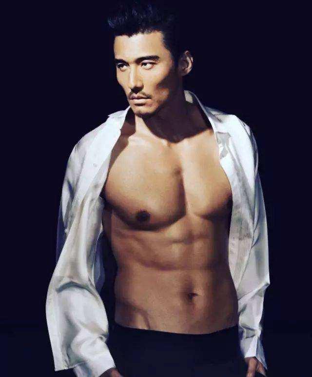 女人最爱这些“老男人”，不只是成熟，更有魅力！

兄弟们，提到“老男人”，很多人