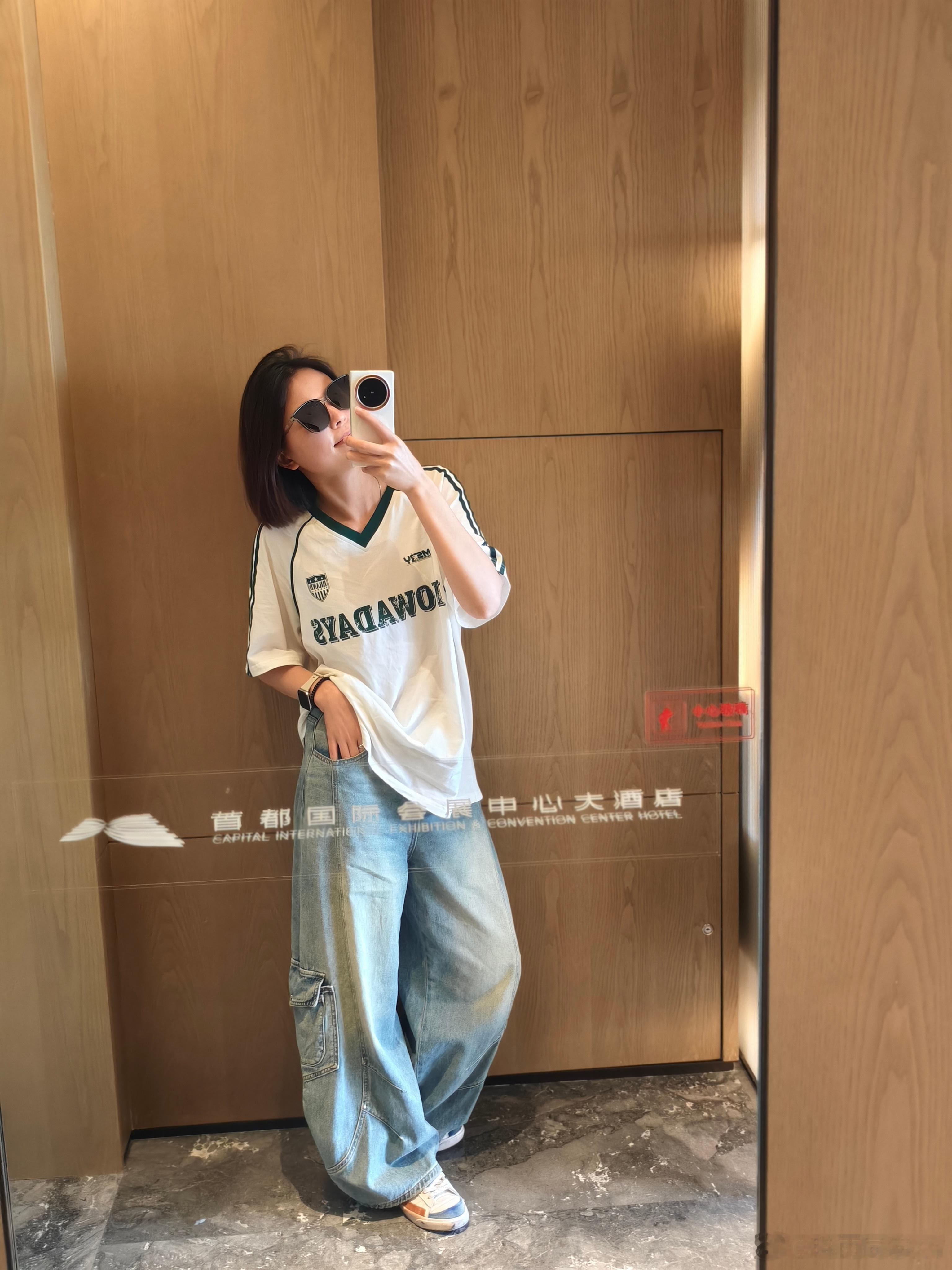 虽然出差来北京已经很多次了但是总是匆匆忙忙的这次提早一天来打算出门逛逛老北京胡同
